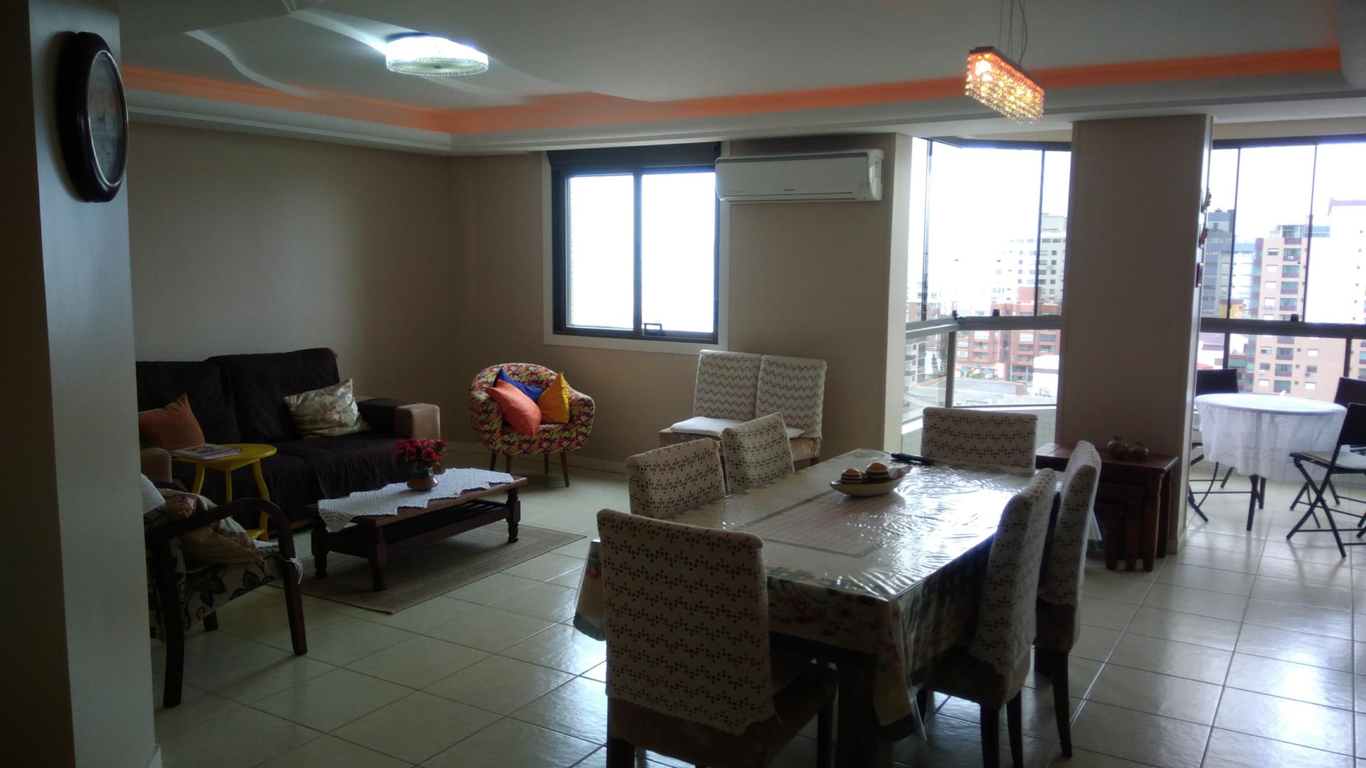 Apartamento 3 Dormitórios